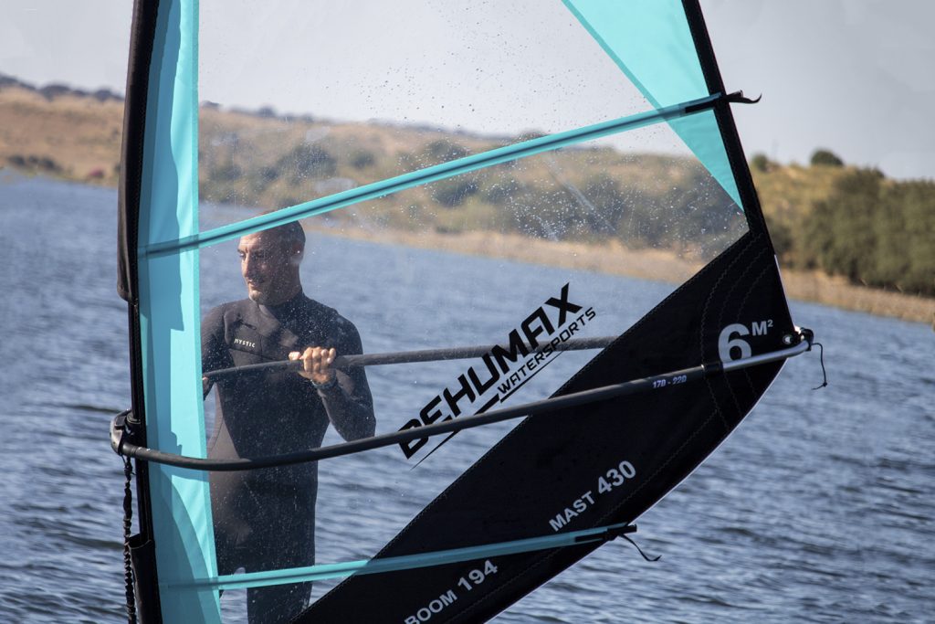 Windsurf Behumax y vela de 6 metros