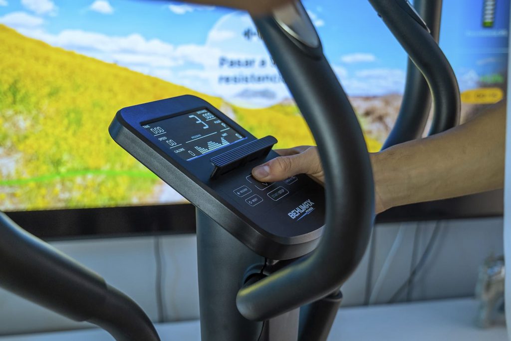Elliptical Summit 1400 monitoreo completo de tus sesiones de entrenamiento