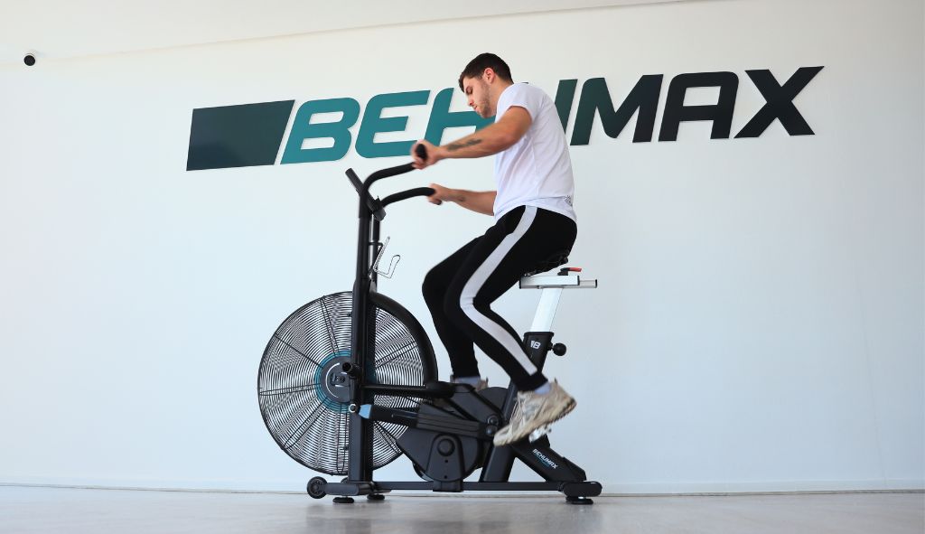 la-mejor-bicicleta-de-air-para-crossfit-air-bike-elite-storm
